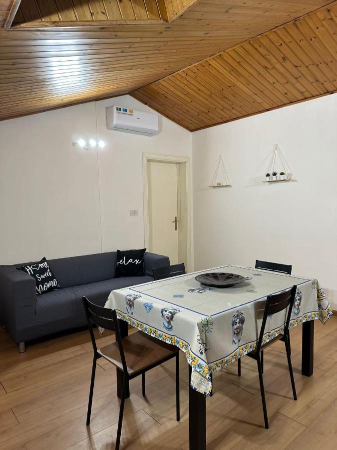 La Mansarda Di Melo Appartement Catánia Buitenkant foto